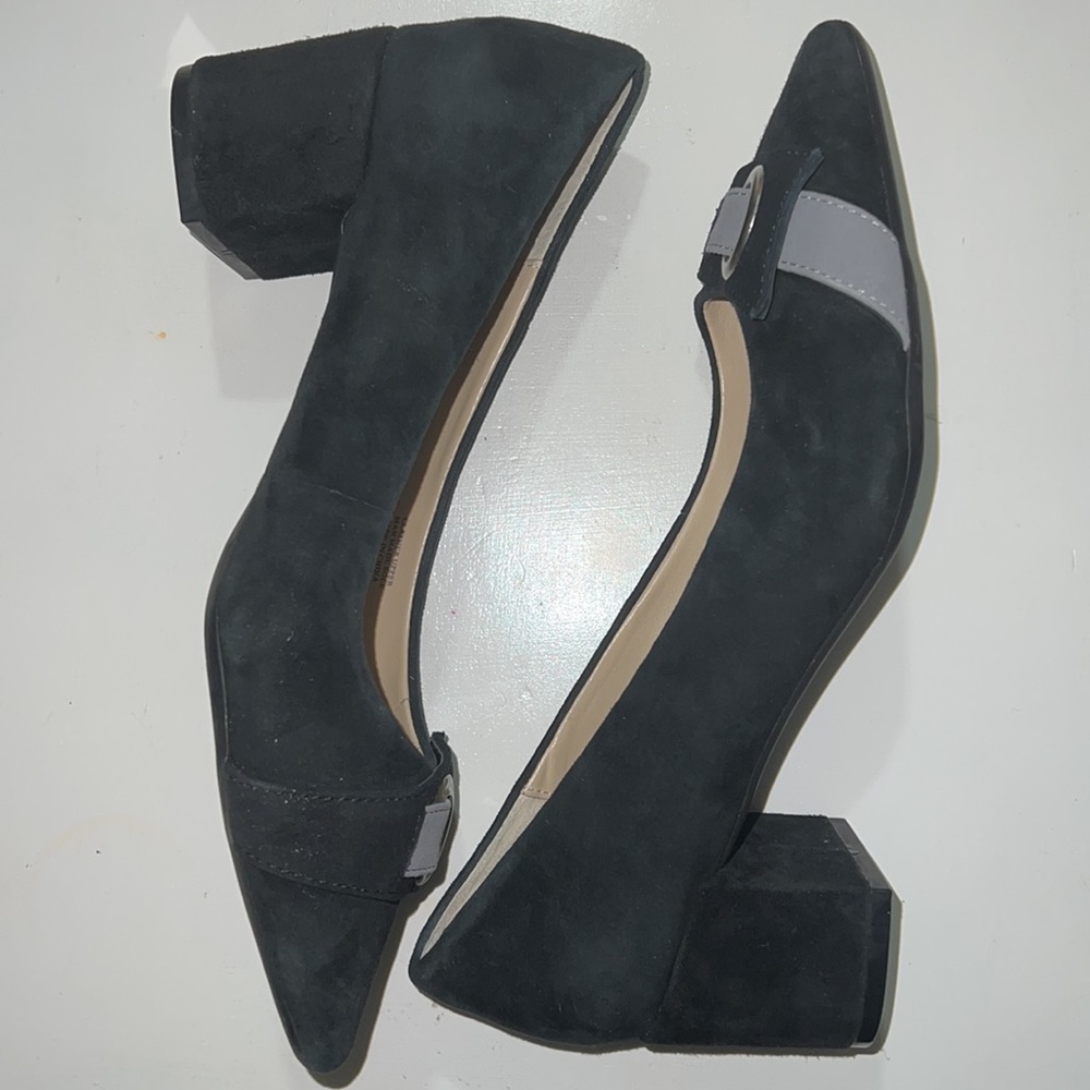 Bettye Muller Concept leather and suede block pointy toe black heels - Picture 5 of 9
